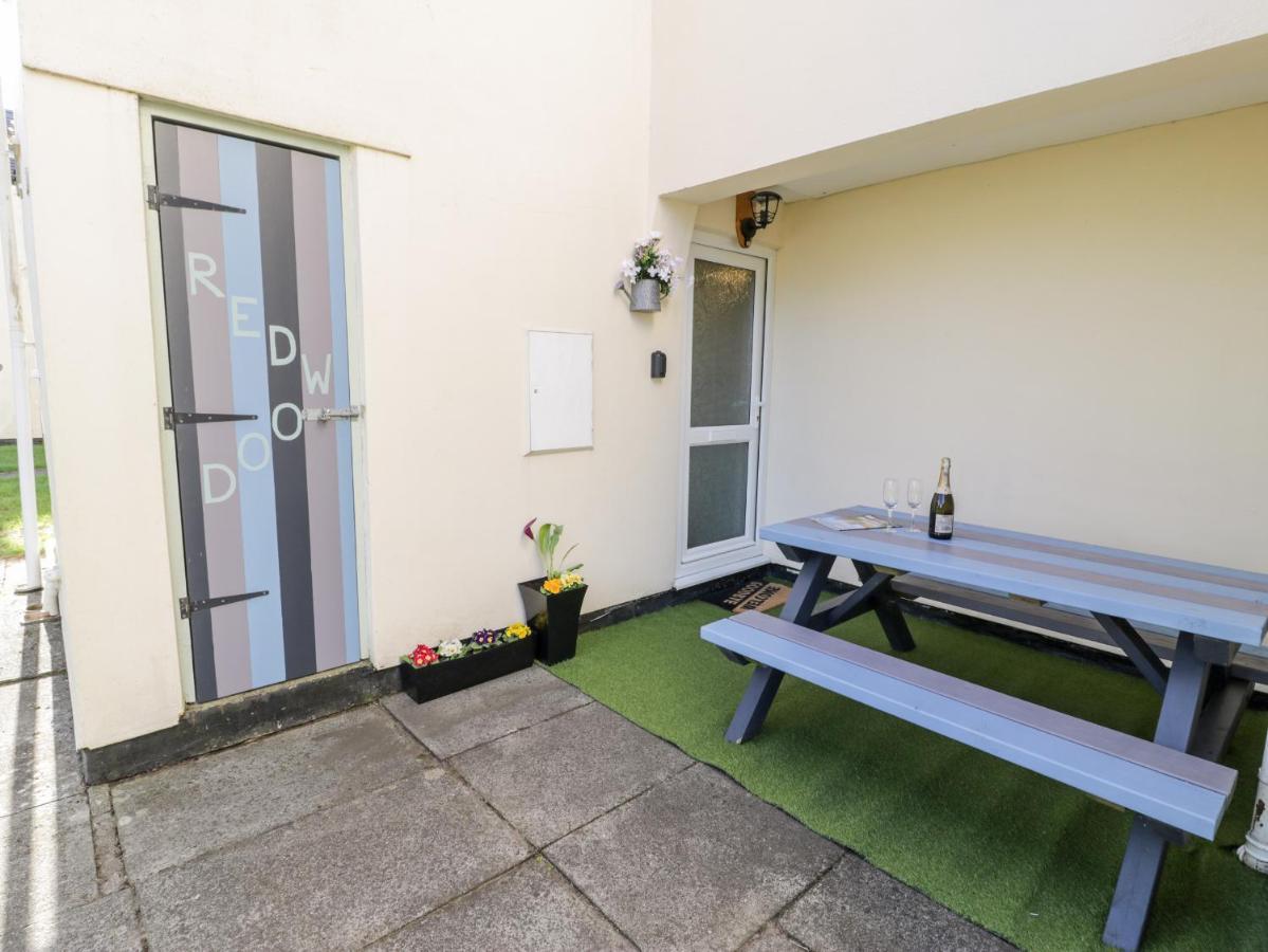 Redwood Villa Harlech Exterior photo
